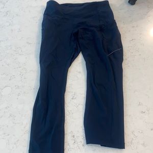 LULULEMON NAVY SPEEDUP CROP